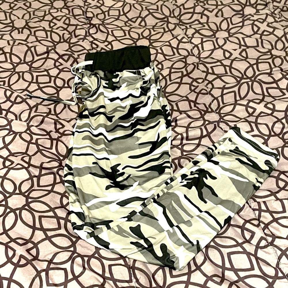 Soft camo pants 2/$25